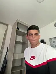 cash_master_daniel webcam model stream image
