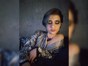 CyberSquirtCuckQueen webcam model stream image