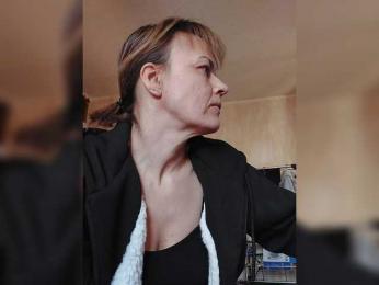 KissaHot webcam model stream image