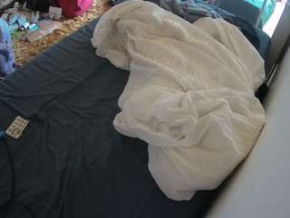 voyeurcam-julmodels-whitebed-4 webcam model stream image