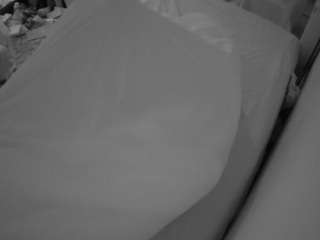 voyeurcam-julmodels-whitebed-4 webcam camsoda model stream image