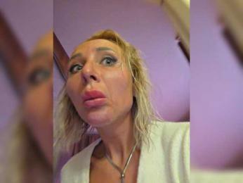 ARotikA webcam model stream image