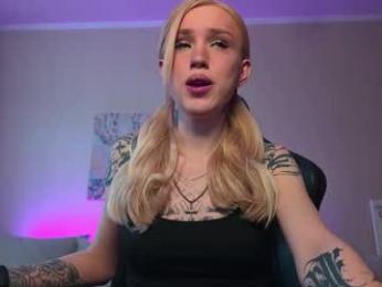 twiinkie_pie webcam chaturbate model stream image