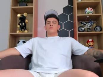 mikecooper_ webcam model stream image