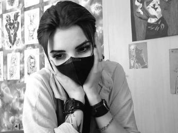 Dark-Pictur- webcam model stream image
