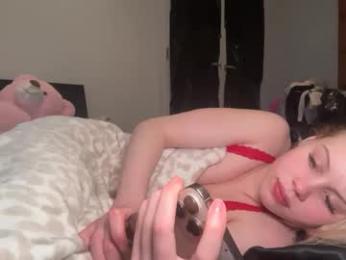 lunarose17 webcam chaturbate model stream image