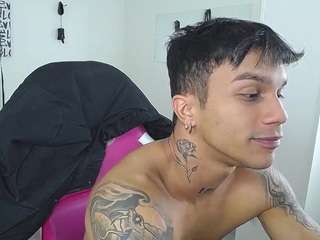 leonardprice1 webcam camsoda model stream image