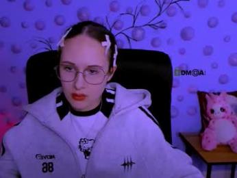 mona_cloud webcam model stream image