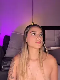 Sophie-velvet webcam model stream image