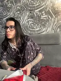 Queen_of_pain webcam model stream image