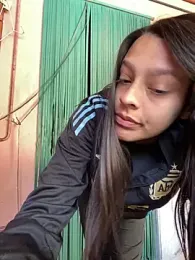 OrianaXclusive webcam model stream image