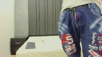 HENRY_GREEN2 webcam model stream image