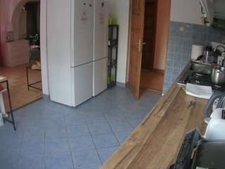 voyeurcam-julmodels-kitchen webcam camsoda model stream image