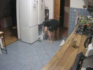 voyeurcam-julmodels-kitchen webcam model stream image