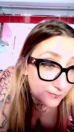 Lalalovehot2 webcam model stream image