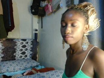 Boughie-birdy webcam bongacams model stream image