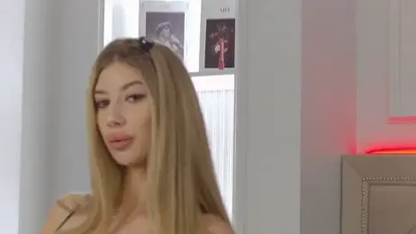 LynnAngel webcam model stream image