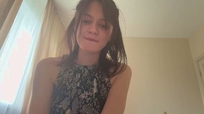 JuleThreets webcam model stream image