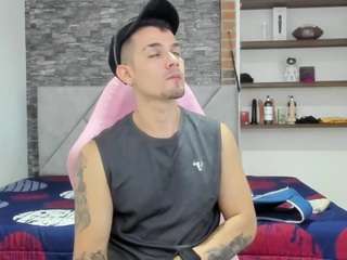 boyy-hott webcam model stream image