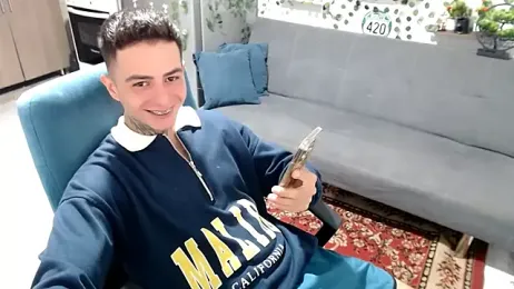 santii_ss webcam stripchat model stream image