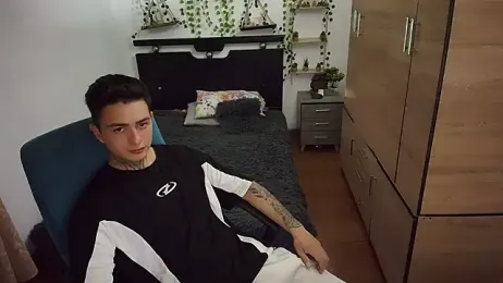santii_ss webcam model stream image