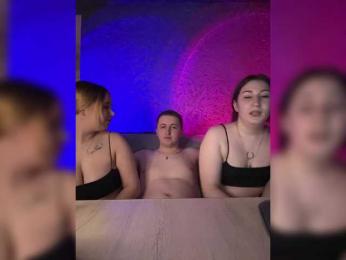 Sweet-pies webcam bongacams model stream image