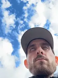 Big8inchUncutCock webcam model stream image