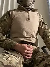 Daddygarry webcam model stream image