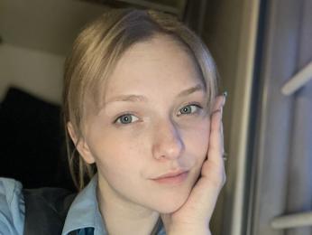 PiaFykes webcam model stream image
