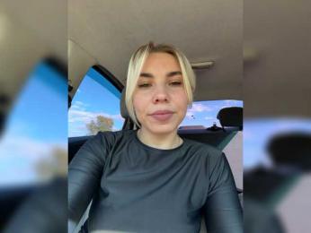 Emma942 webcam bongacams model stream image
