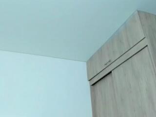 Sarah Roux webcam flirt4free model stream image
