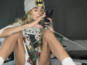 lonelly_lolly98 webcam model stream image