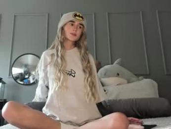 lonelly_lolly98 webcam model stream image