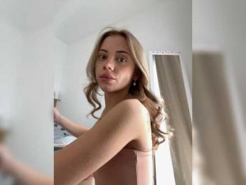 krazyBitch webcam model stream image