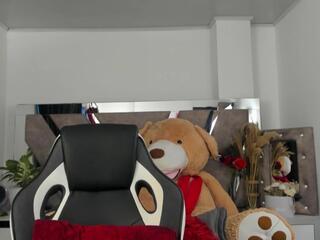 Amara Jons webcam model stream image