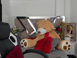 Amara Jons webcam model stream image