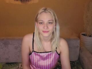 Coraline Bish webcam flirt4free model stream image