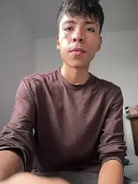 MaxiWildd webcam model stream image