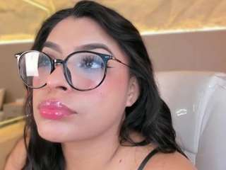 emma-kitty webcam model stream image