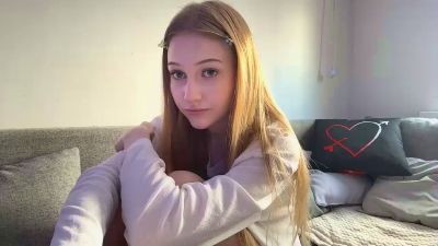 ReathaDavel webcam model stream image