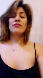 KRouge webcam model stream image