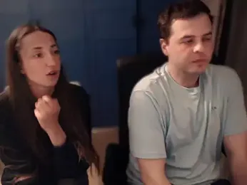 BraveCouple webcam model stream image