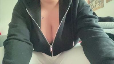 Lea099 webcam model stream image