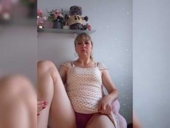 Lady_in_Red webcam model stream image