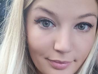 AnaysAnao webcam model stream image