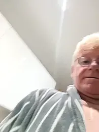 olivbisoumis webcam model stream image