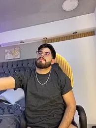 DomBoy_ webcam model stream image