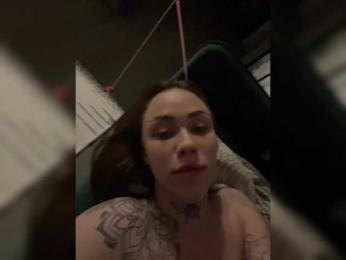 v_-_-_v webcam model stream image