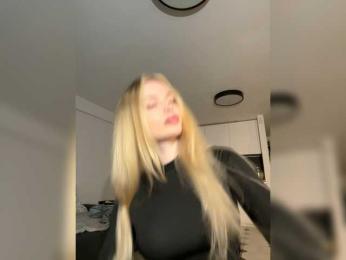 VladaMais webcam model stream image