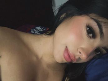 AnaiaMoon webcam model stream image